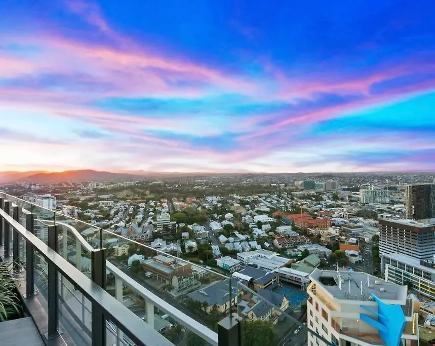 Lvl29 Rooftop Pool Carpark Netflix By Stylish Stays Brisbane