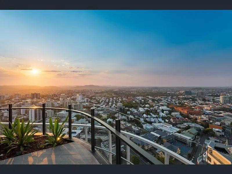 Apartment Lvl29 Rooftop Pool Carpark Netflix By Stylish Stays Brisbane